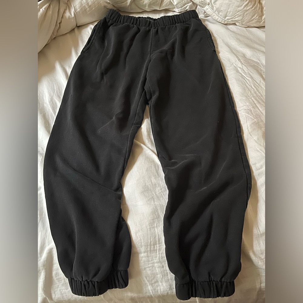 black brandy sweatpants 🩷